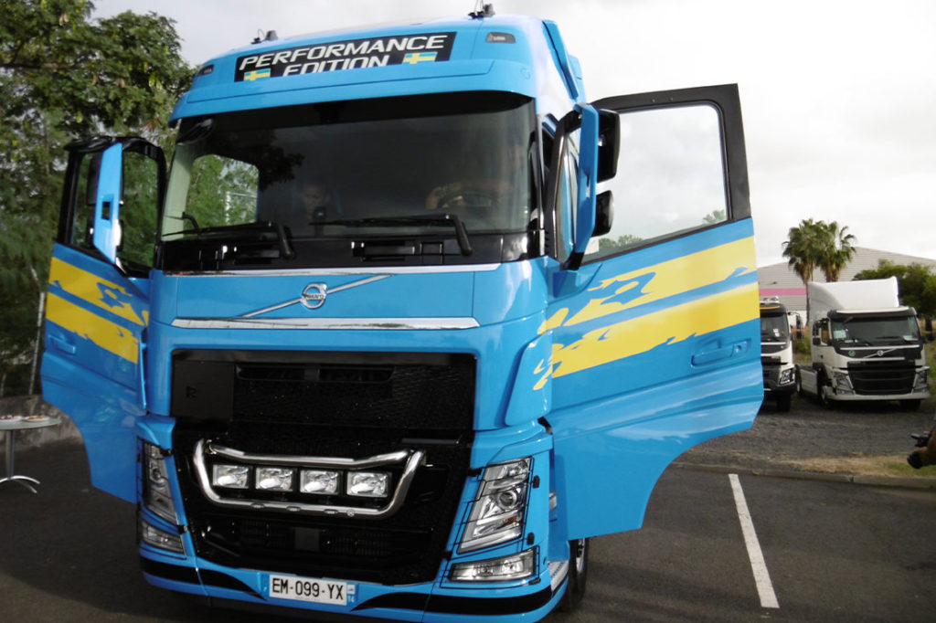 detourris-Volvo-Trucks-Reunion-accueil-a propos-nouveau-camion