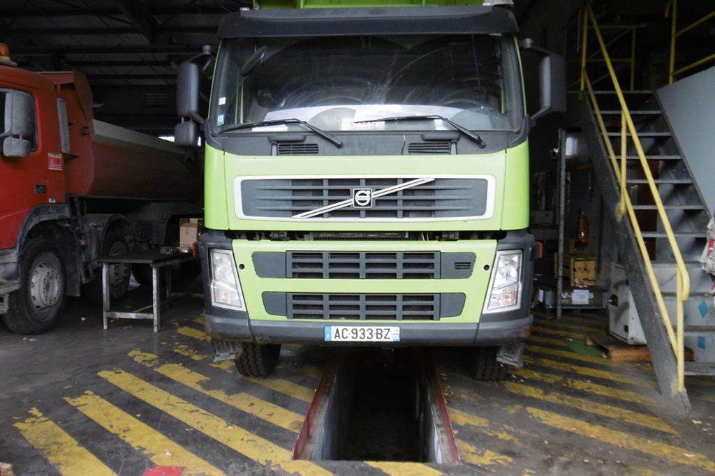 detourris-Volvo-Trucks-Reunion-services-maintenance